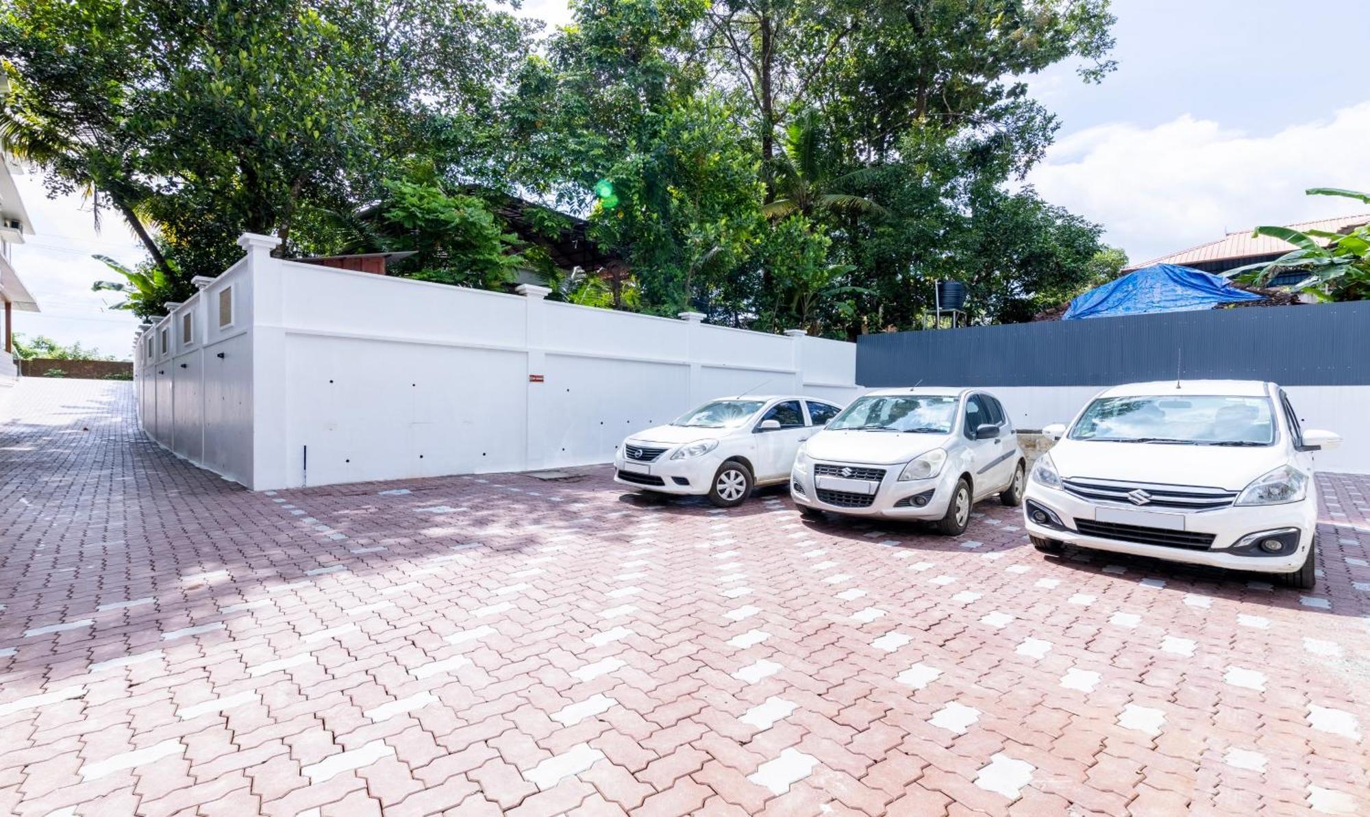Treebo Premium Cochin Airport, 5 Min From Cochin Airport Hotel Kochi Eksteriør billede